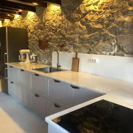 Villa Casa Da Encosta - Charming House W Outdoor Kitchen